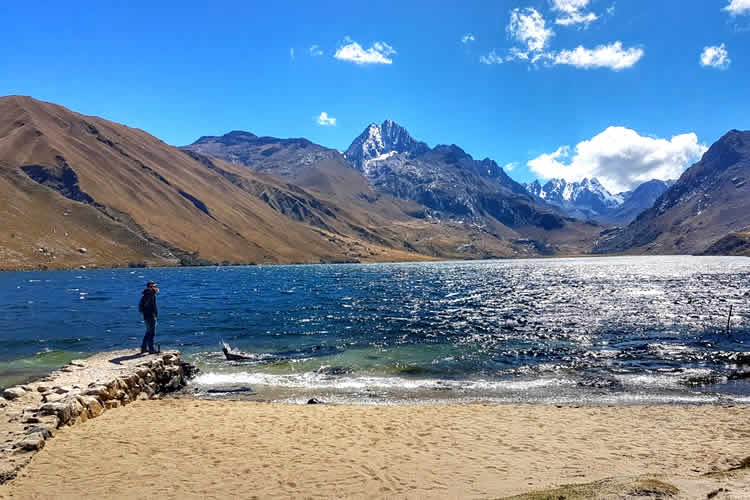 Querococha Lagoon and its beautiful landscapes